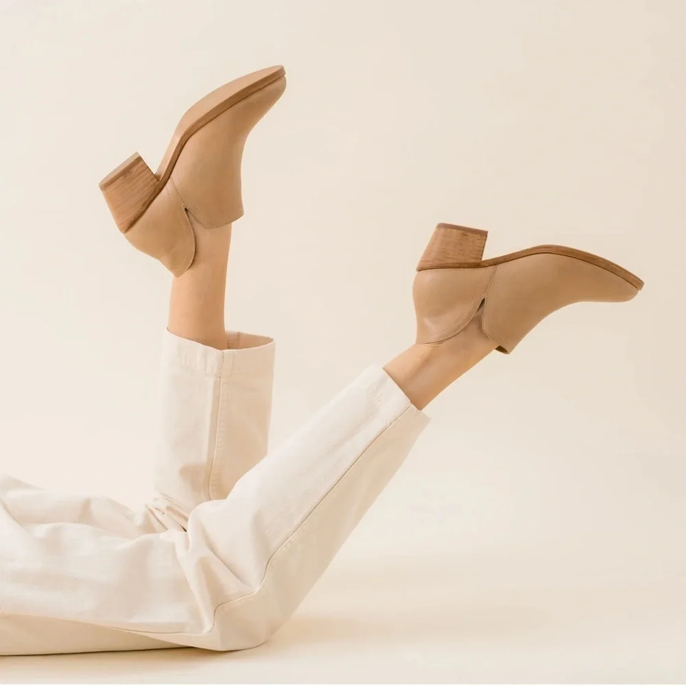 Nisolo  Everyday Leather Ankle Bootie Almond Size 7